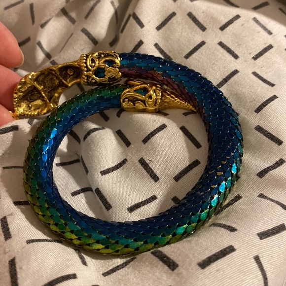 Vintage unsigned metal mesh multi color snake wrap Cleopatra bracelet - Picture 3 of 6